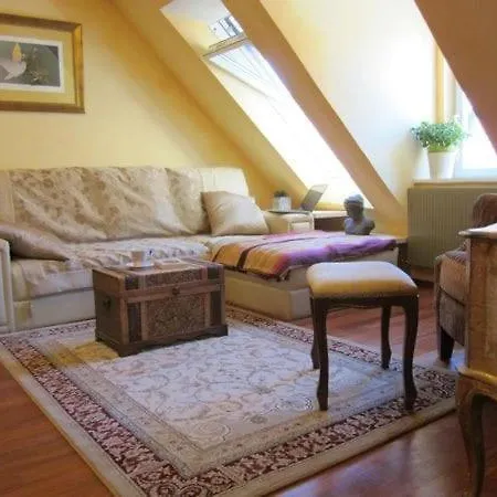 Apartment A Precious In